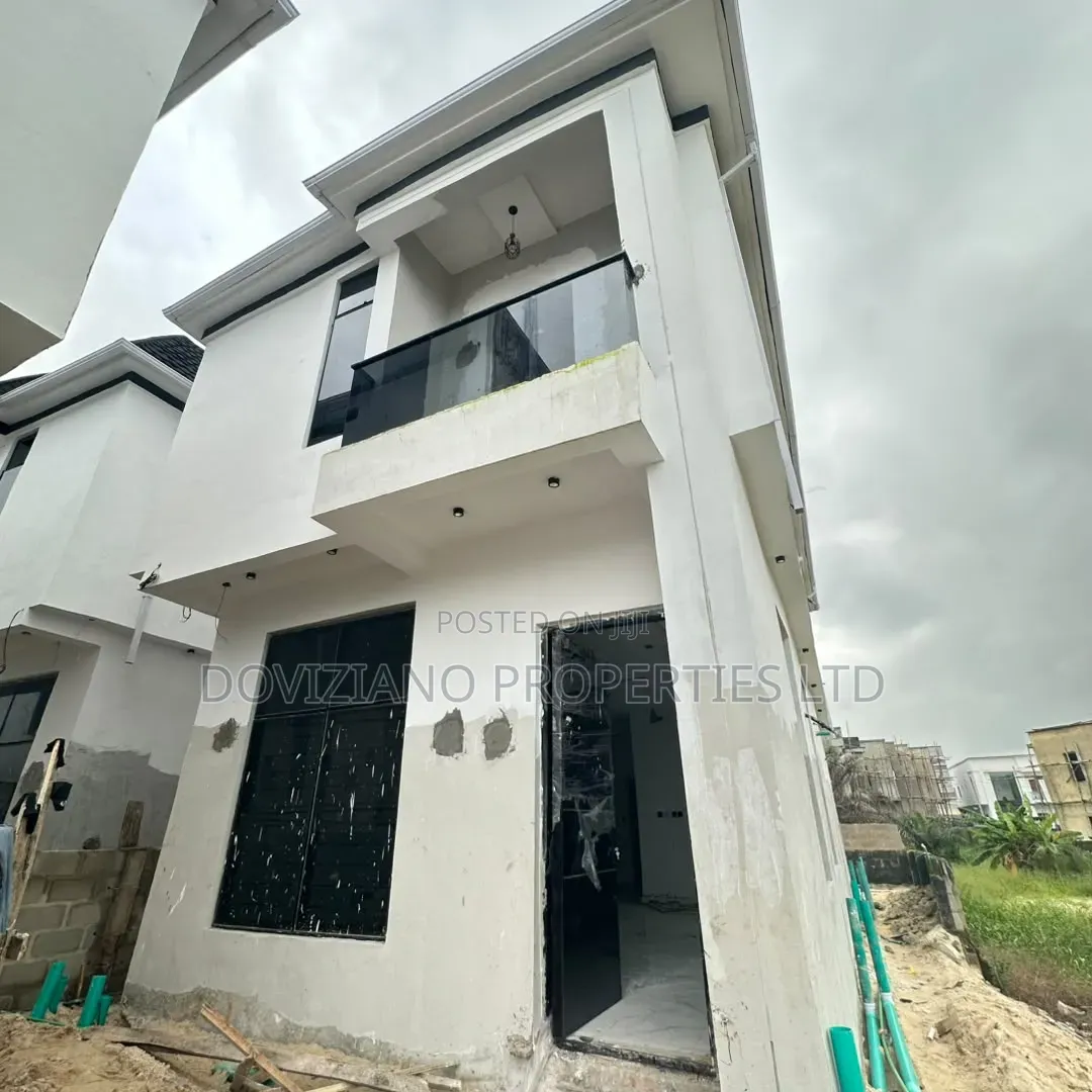 5bdrm Duplex in Sangotedo for sale in Sangotedo