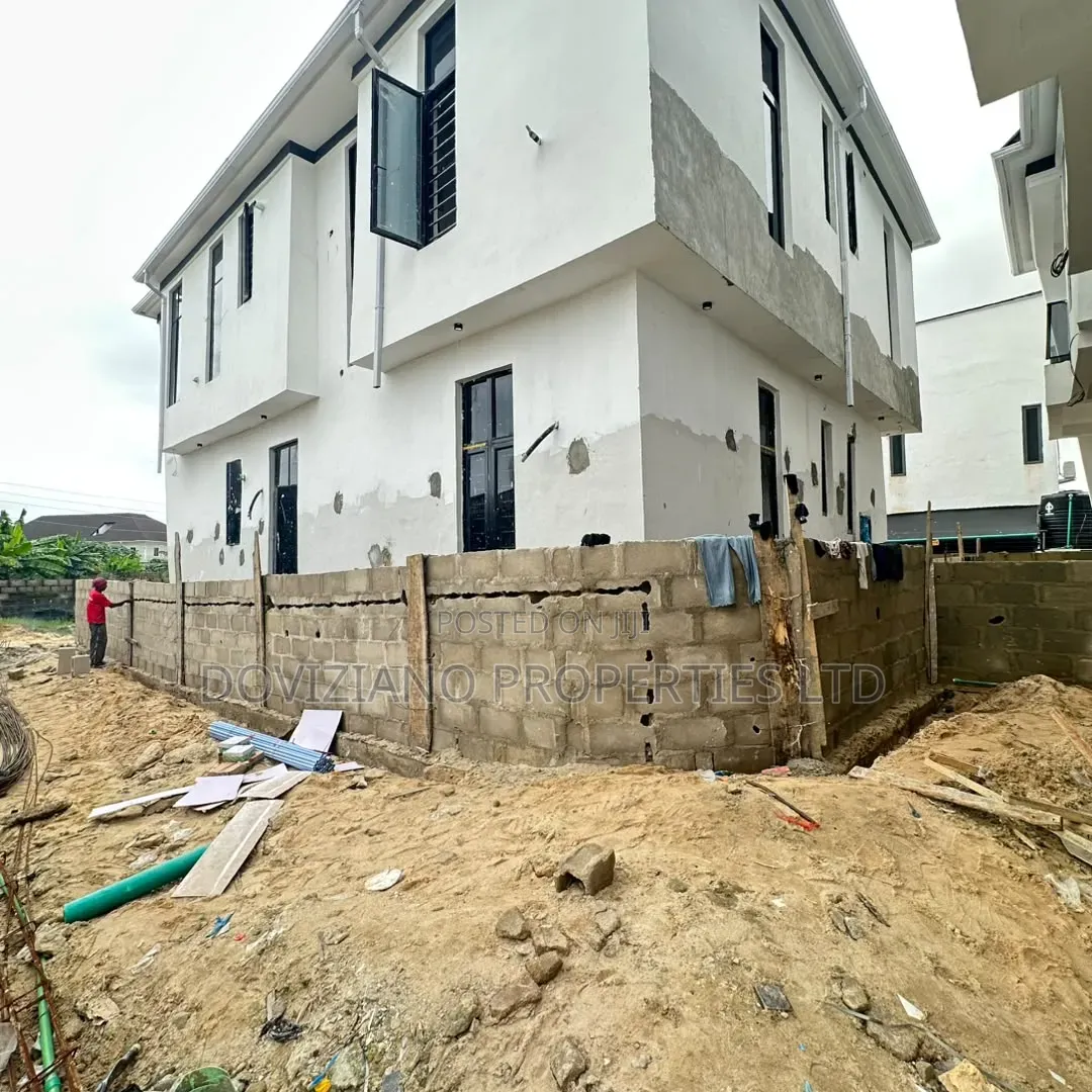 5bdrm Duplex in Sangotedo for sale in Sangotedo