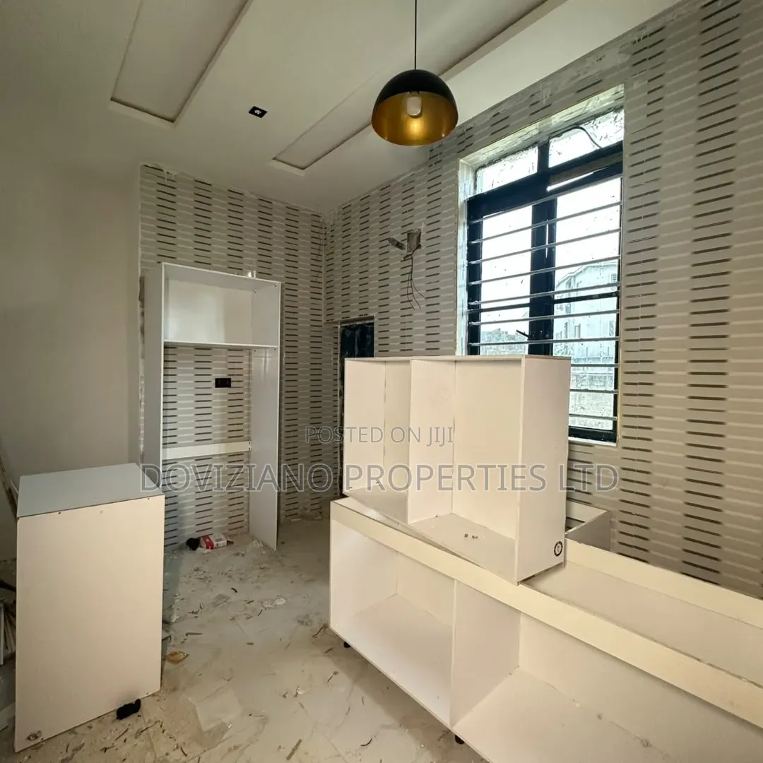 5bdrm Duplex in Sangotedo for sale in Sangotedo