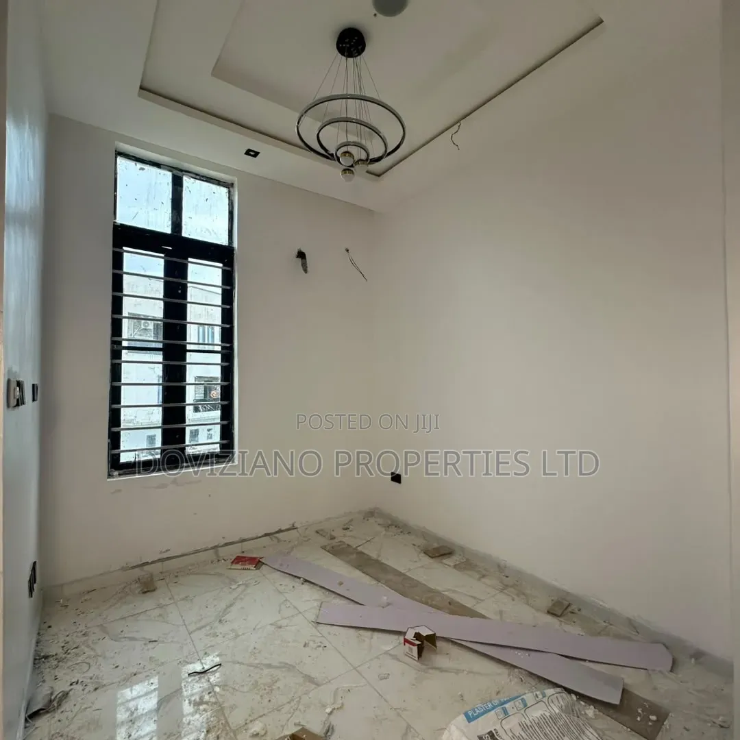 5bdrm Duplex in Sangotedo for sale in Sangotedo