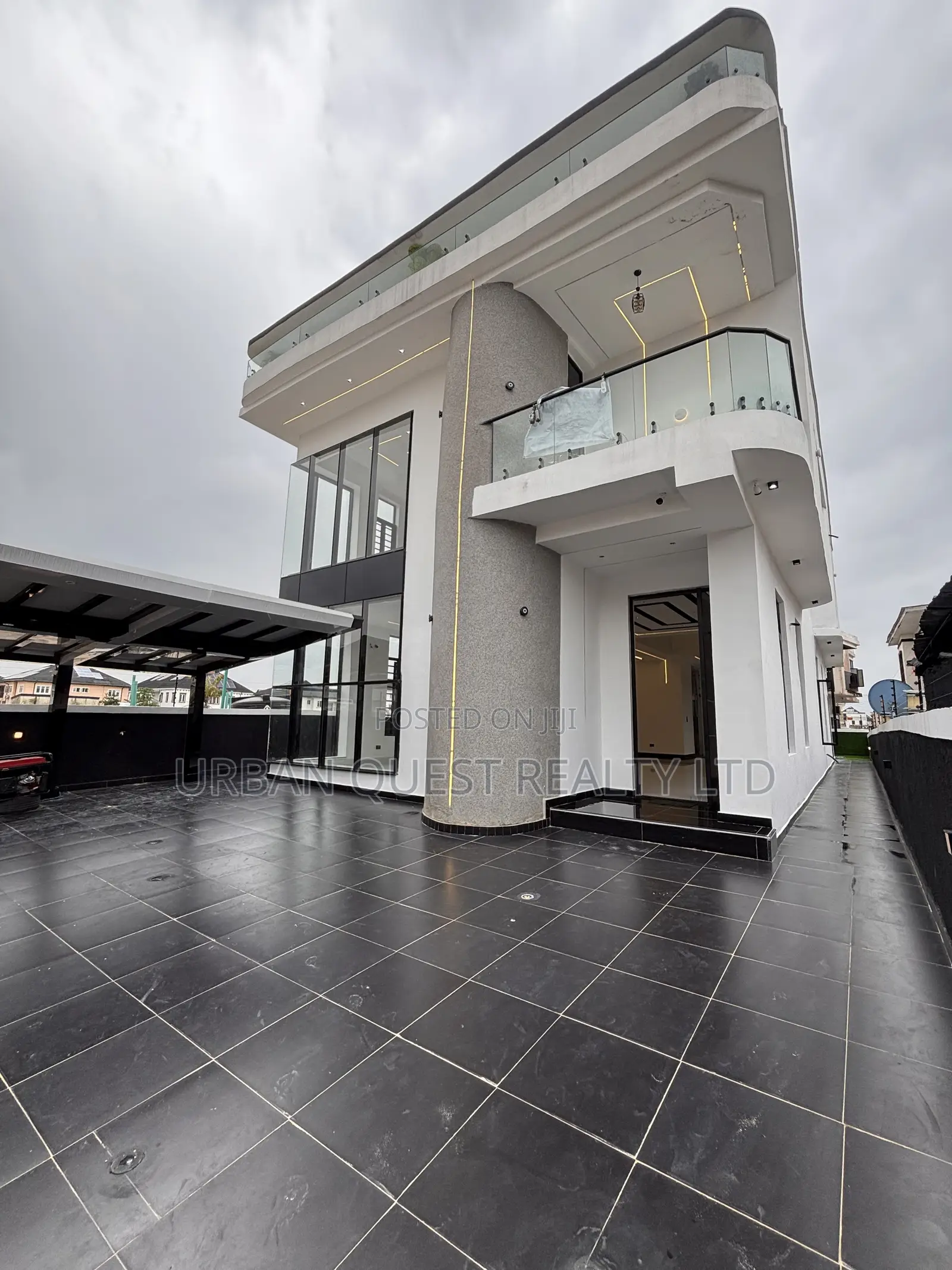 5bdrm Duplex in Monastery Road, Sangotedo for sale in Sangotedo