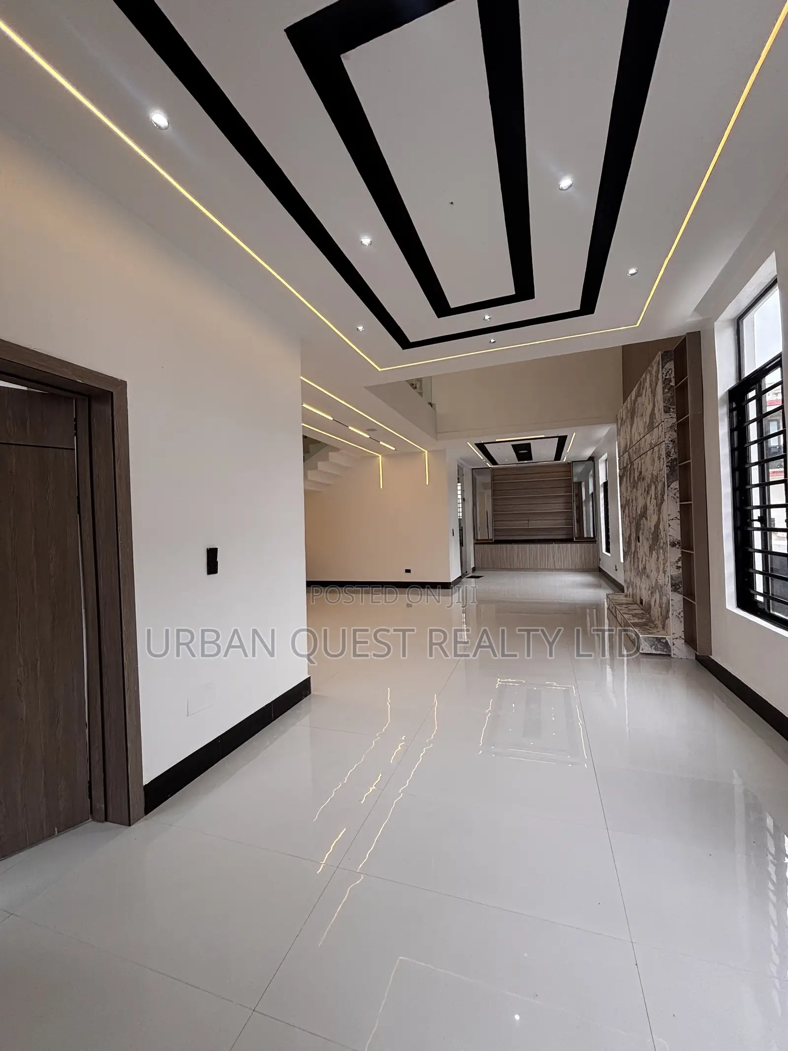 5bdrm Duplex in Monastery Road, Sangotedo for sale in Sangotedo