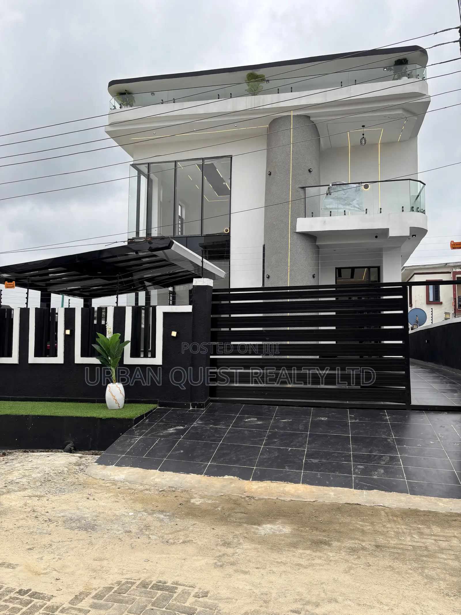 5bdrm Duplex in Monastery Road, Sangotedo for sale in Sangotedo