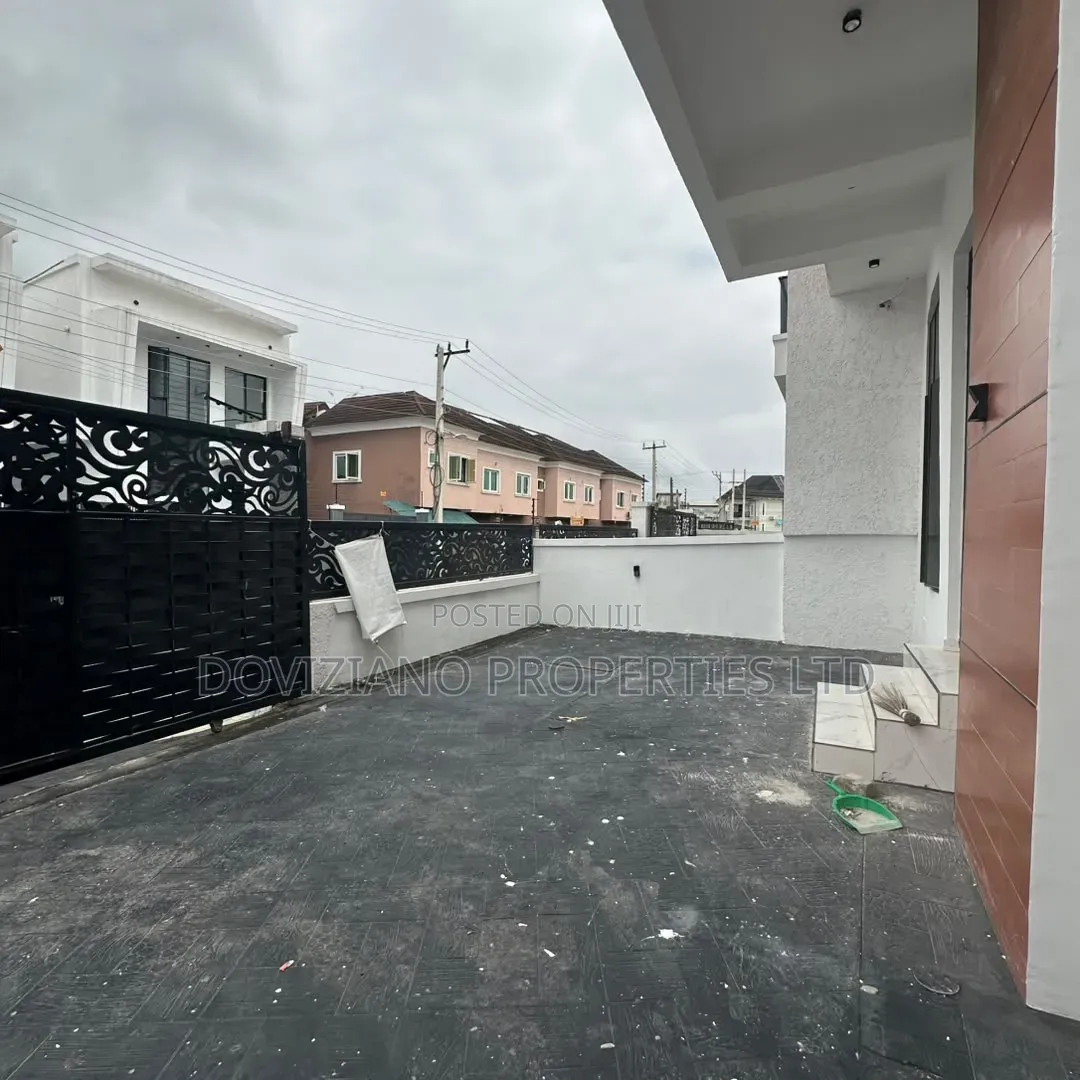 4bdrm Duplex in Sangotedo for sale in Sangotedo