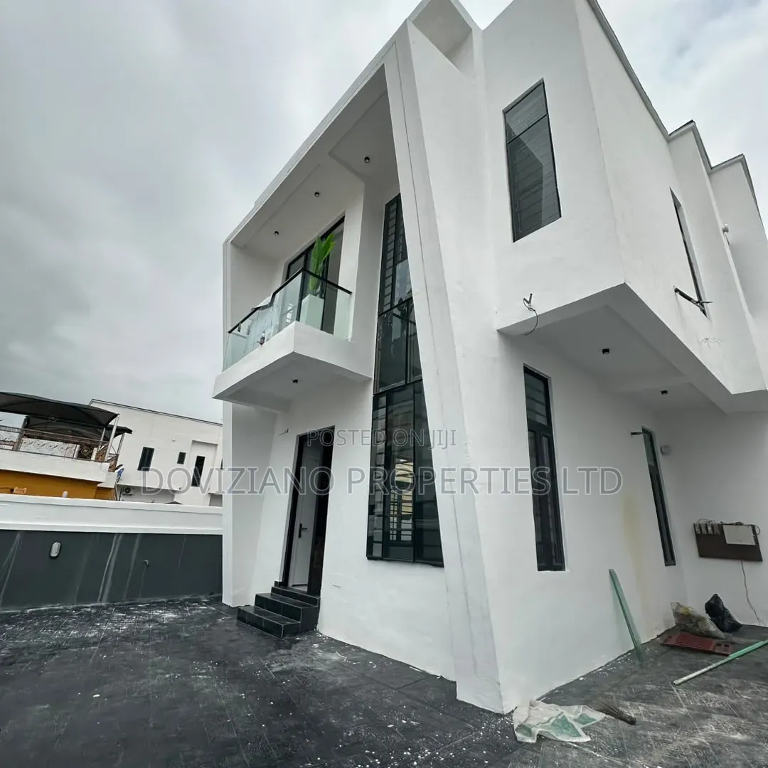 5bdrm Duplex in Sangotedo for sale in Sangotedo