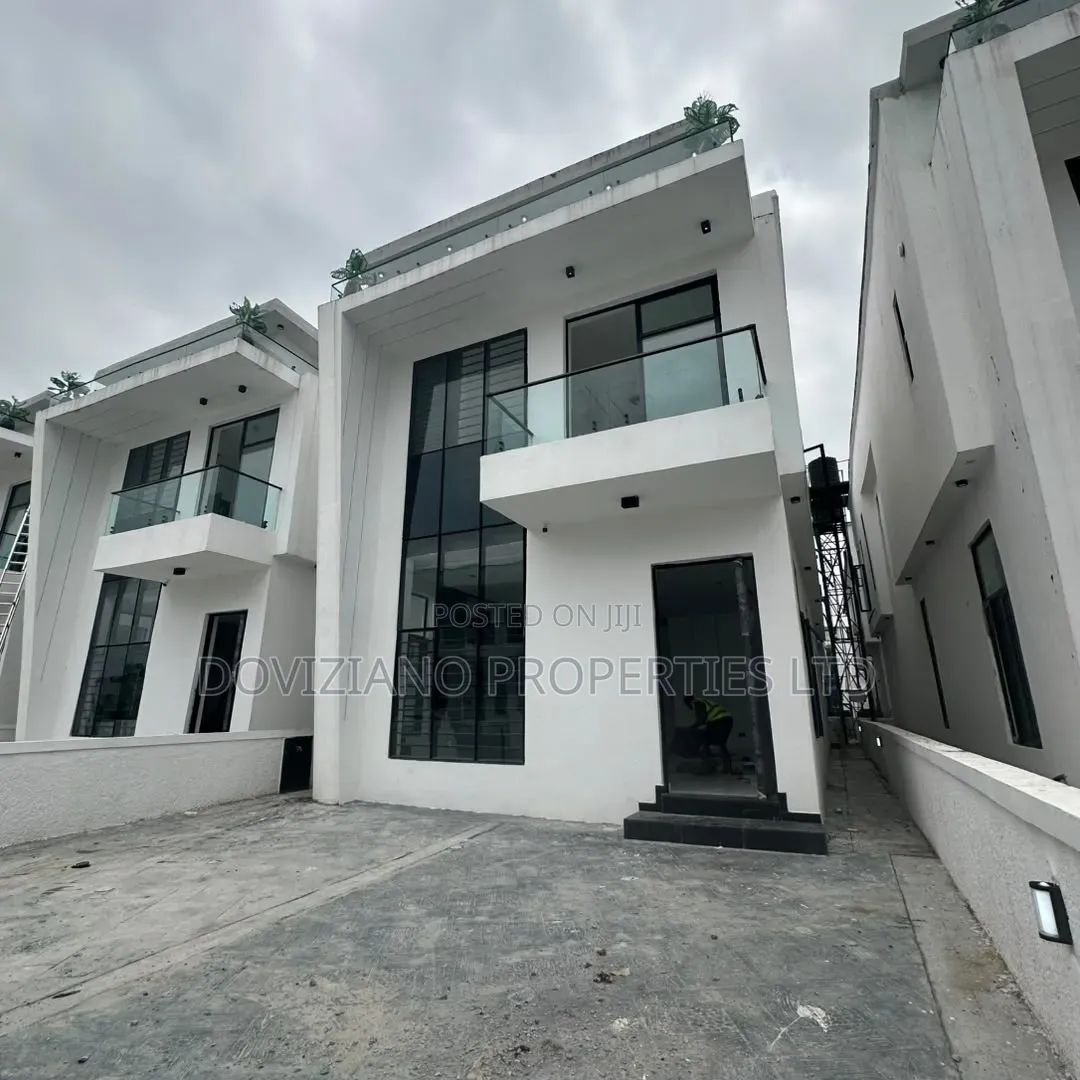5bdrm Duplex in Sangotedo for sale in Sangotedo