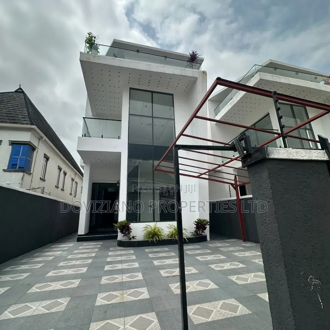5bdrm Duplex in Sangotedo for sale in Sangotedo