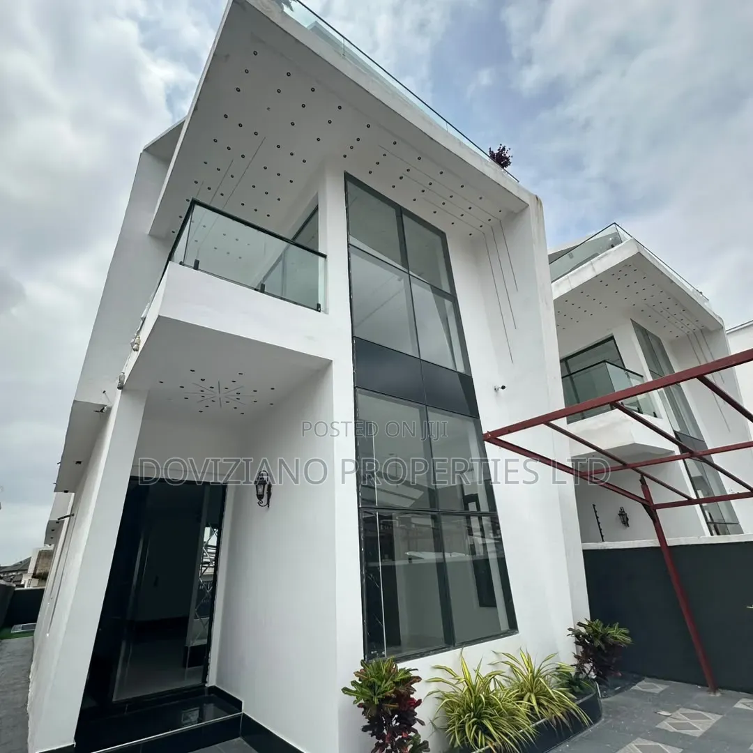 5bdrm Duplex in Sangotedo for sale in Sangotedo