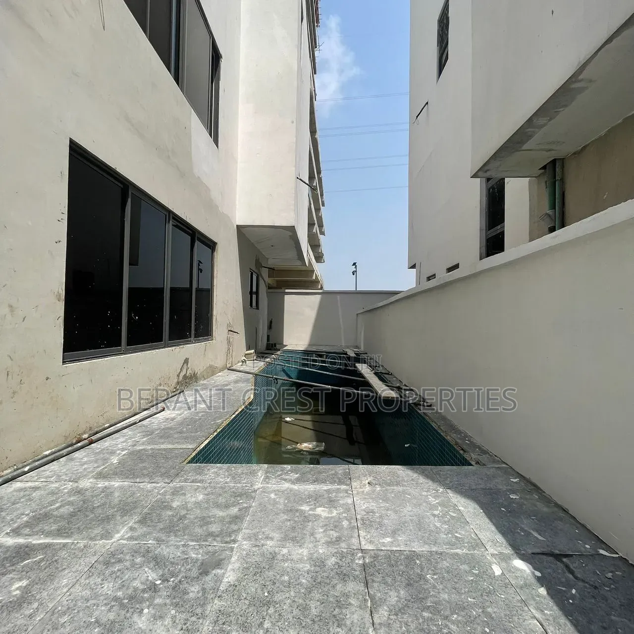 5bdrm Duplex in Private Residence, Banana Island for sale in Banana Island