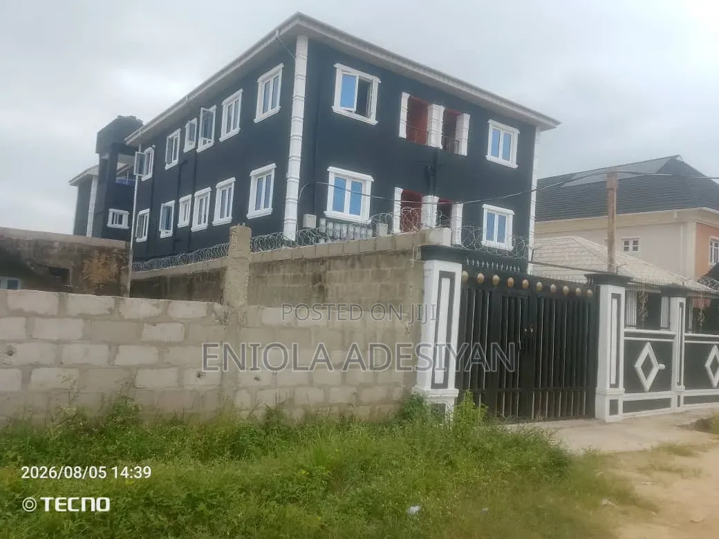 1bdrm Block of Flats in Igbolomu, Agric for rent in Agric