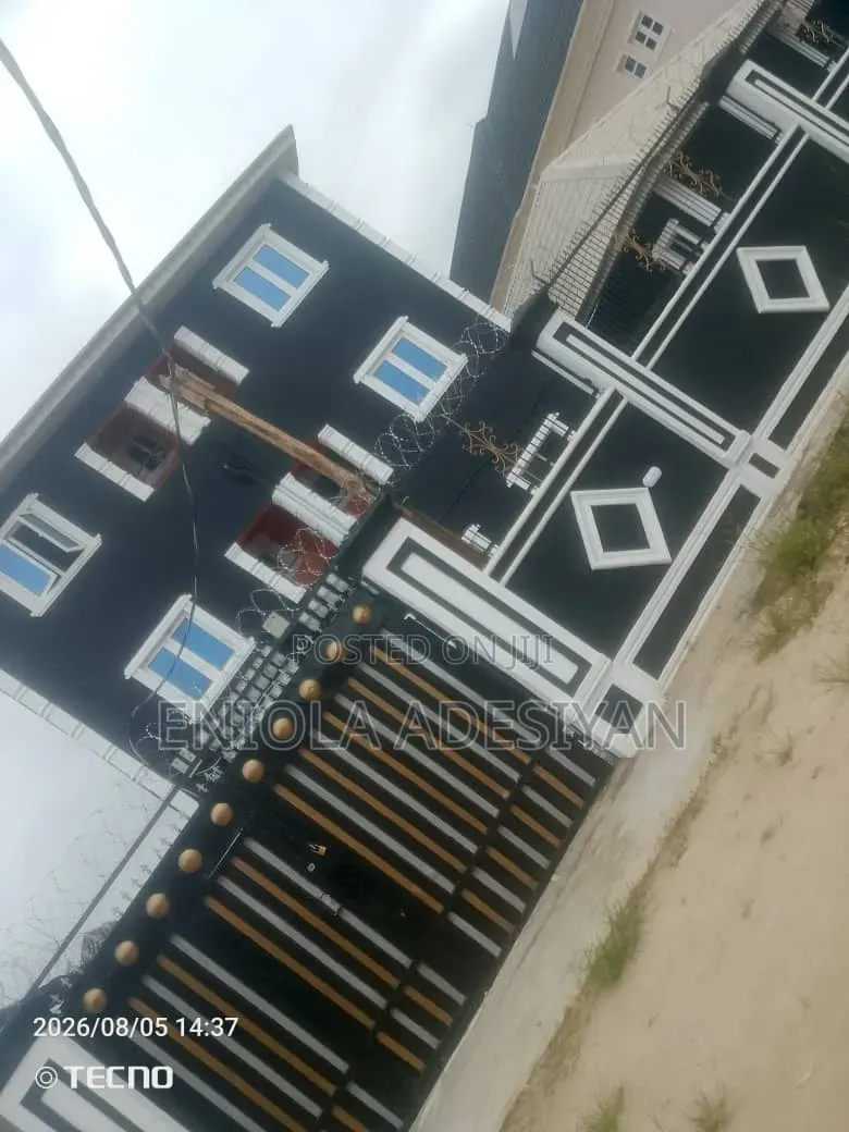 1bdrm Block of Flats in Igbolomu, Agric for rent in Agric
