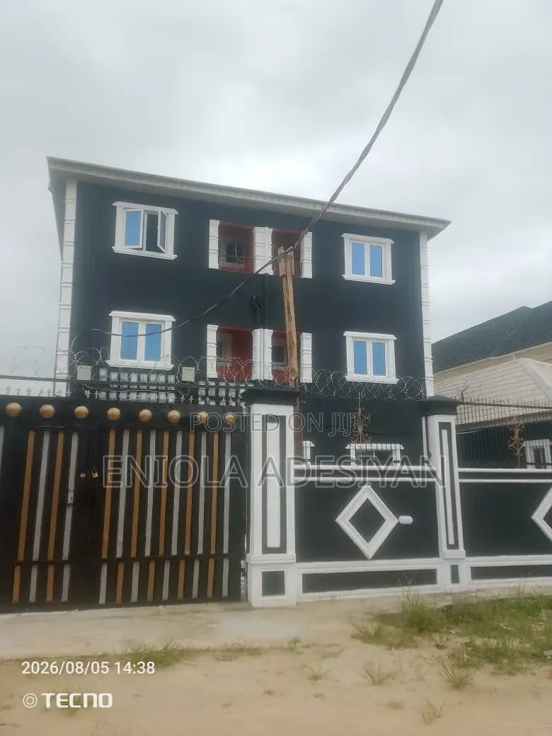 1bdrm Block of Flats in Igbolomu, Agric for rent in Agric