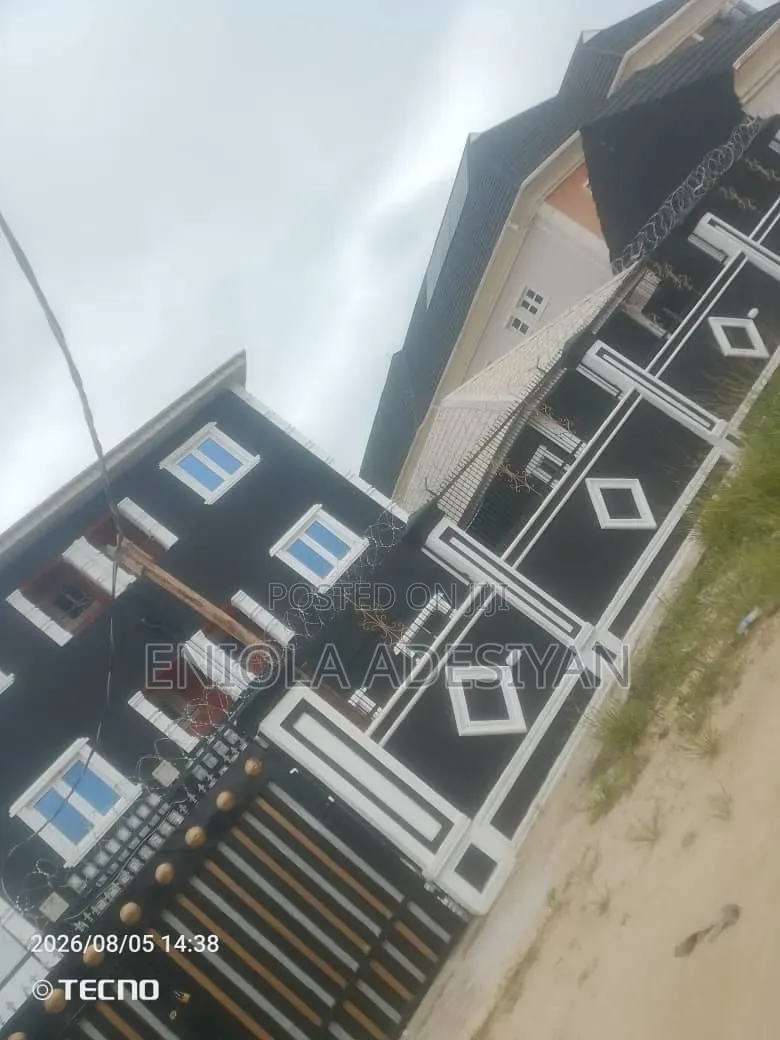 1bdrm Block of Flats in Igbolomu, Agric for rent in Agric