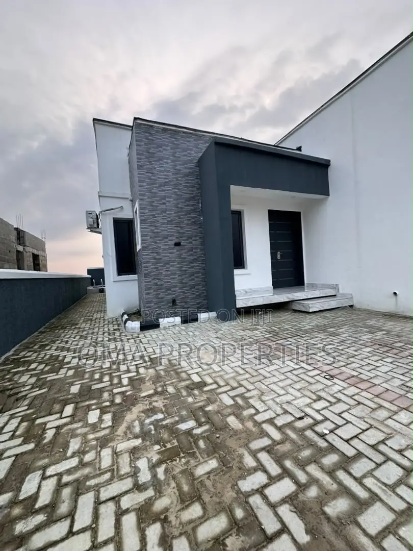 Furnished 3bdrm House in Off Lekki-Epe Expressway for sale in Off Lekki-Epe Expressway
