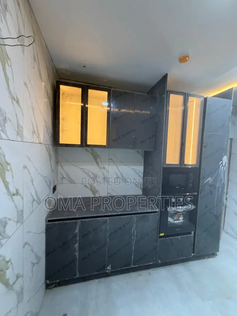 Furnished 2bdrm House in Lekki Phase 1 for sale in Lekki Phase 1