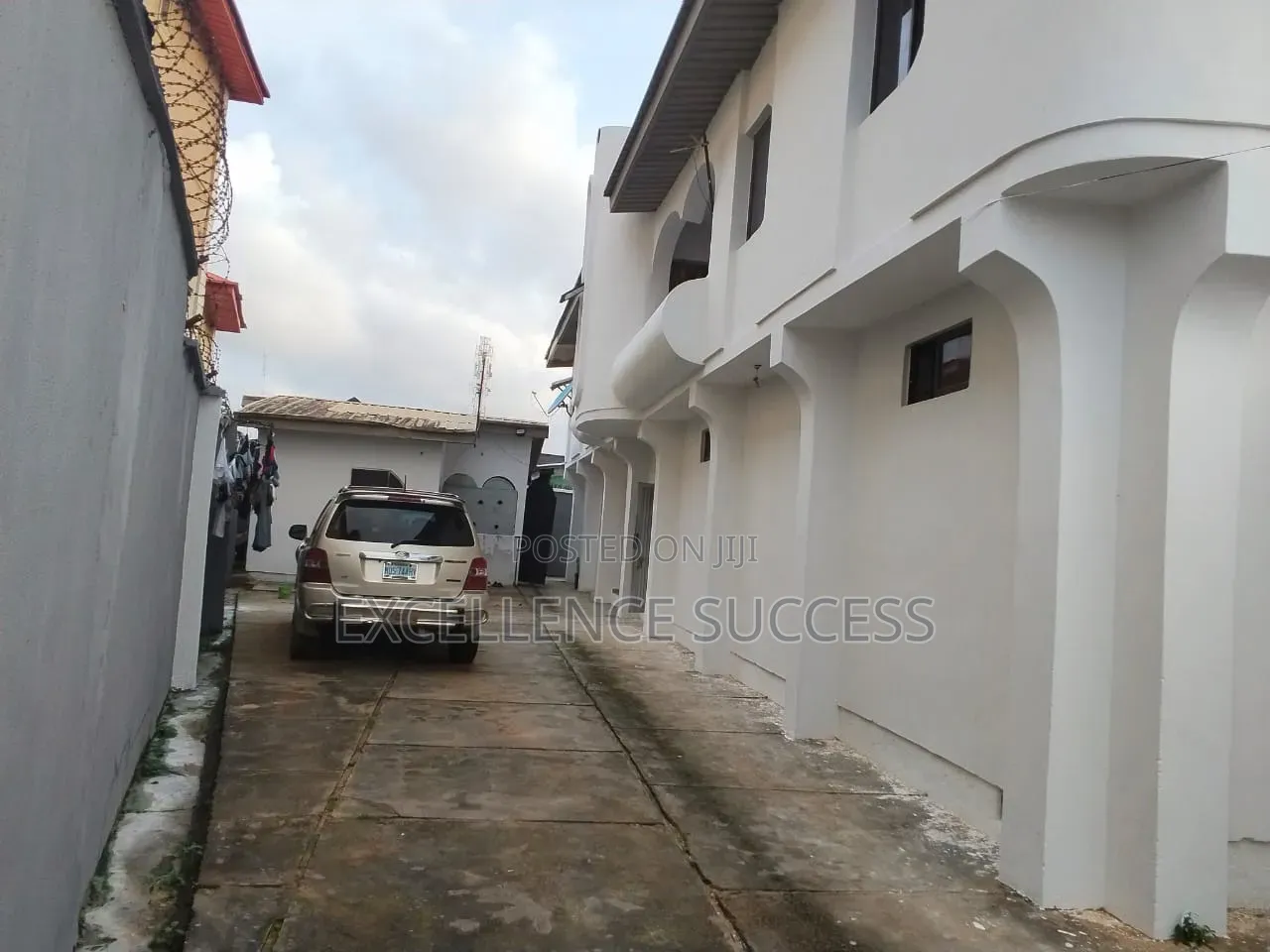 3bdrm Block of Flats in Abaranje Ikotun for sale in Abaranje