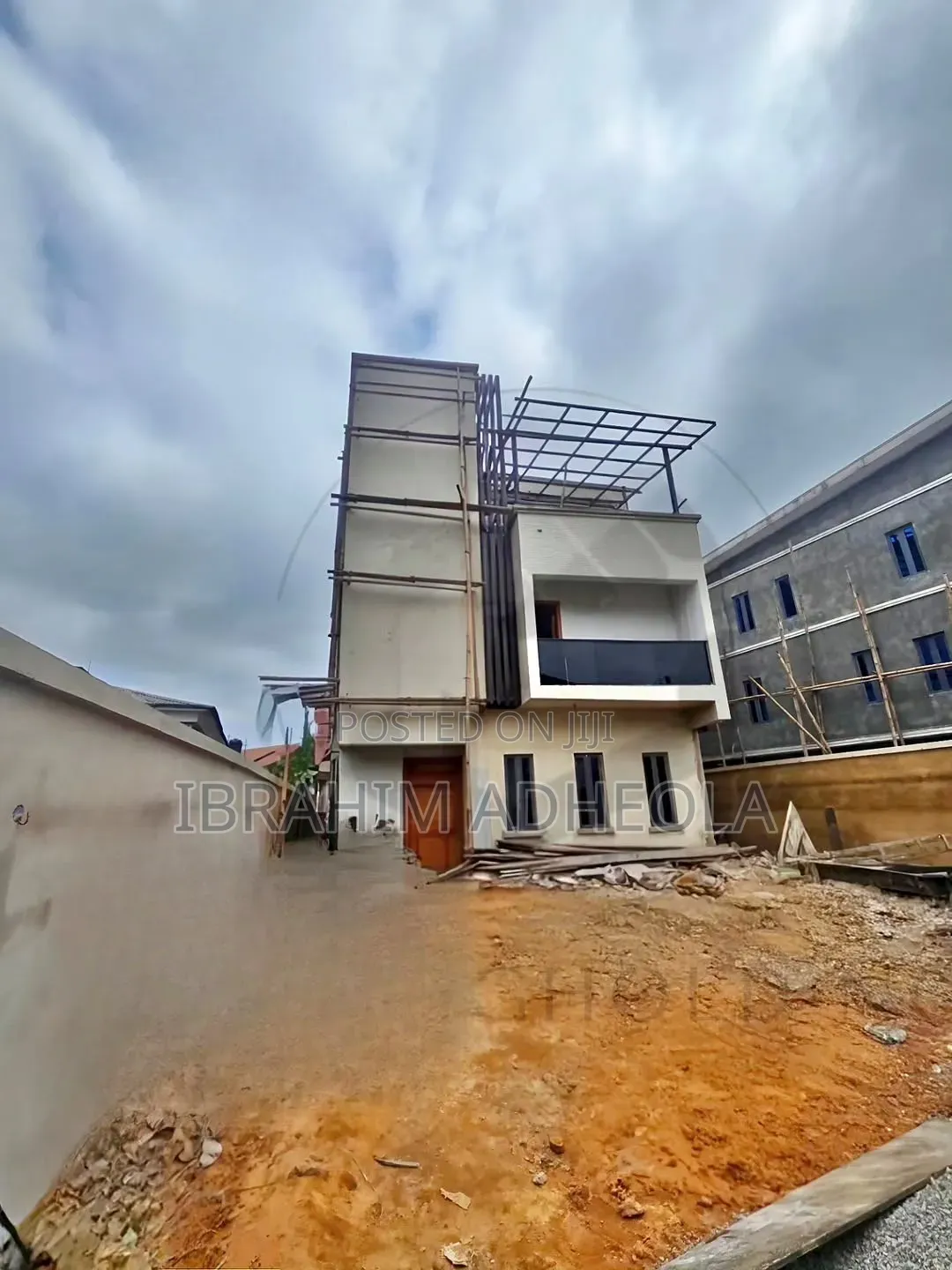 3bdrm Apartment in Gbagada, Millenuim/UPS for sale in Millenuim/UPS