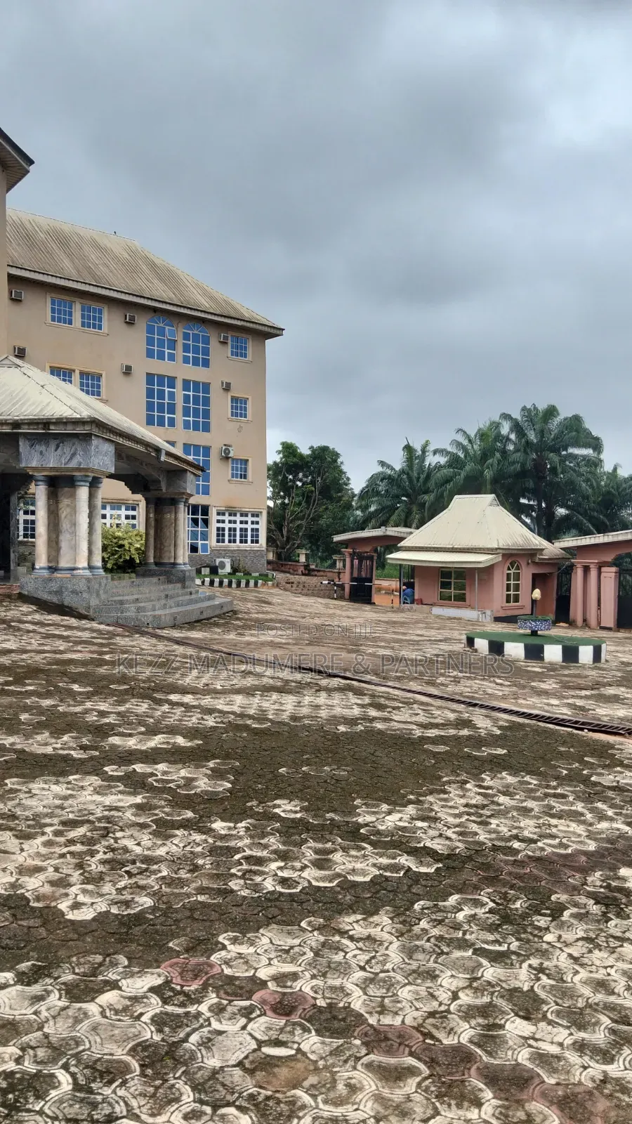 For Sale : Functional 36+ Rooms Hotel at Independence Layout Enugu in Port-Harcourt