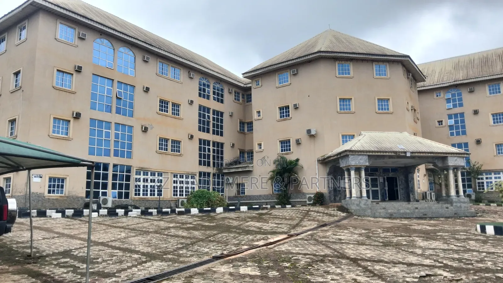 For Sale : Functional 36+ Rooms Hotel at Independence Layout Enugu in Port-Harcourt