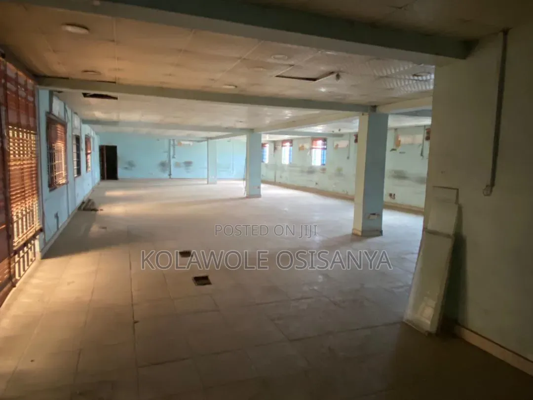 3storey Building and 2bay Warehouse on 1.7acres of Land in CHallenge / Mushin