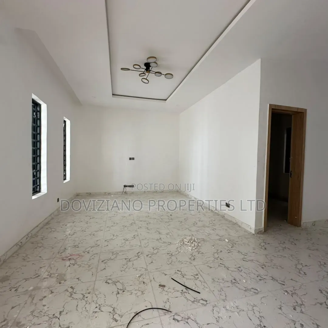 4bdrm Duplex in Ogombo for sale in Ogombo