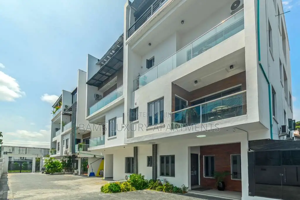 Shortlet Apartment in Lekki Phase 1 in Lekki Phase 1