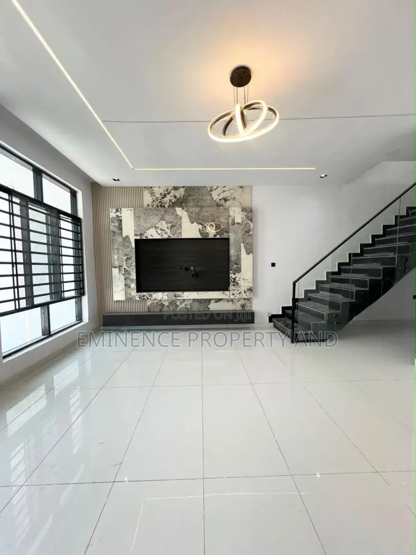 4bdrm Duplex in Ikota for sale in Ikota