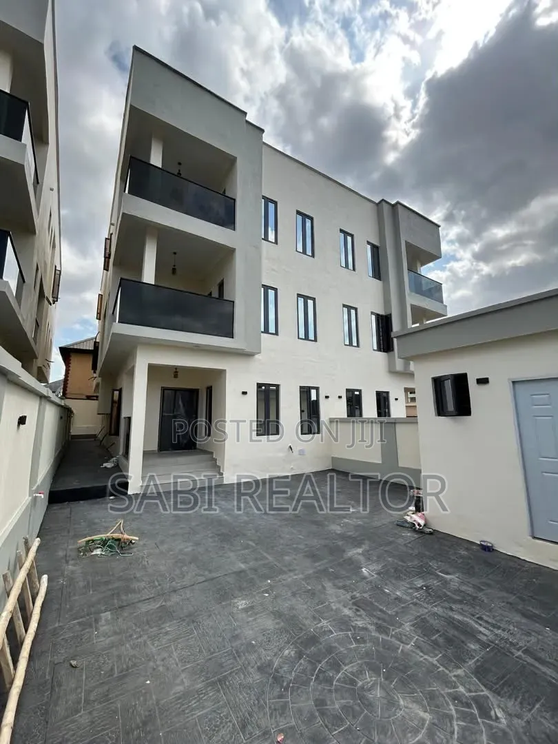 Furnished 5bdrm Duplex in Magodo Phase 1 for sale in GRA Phase 1