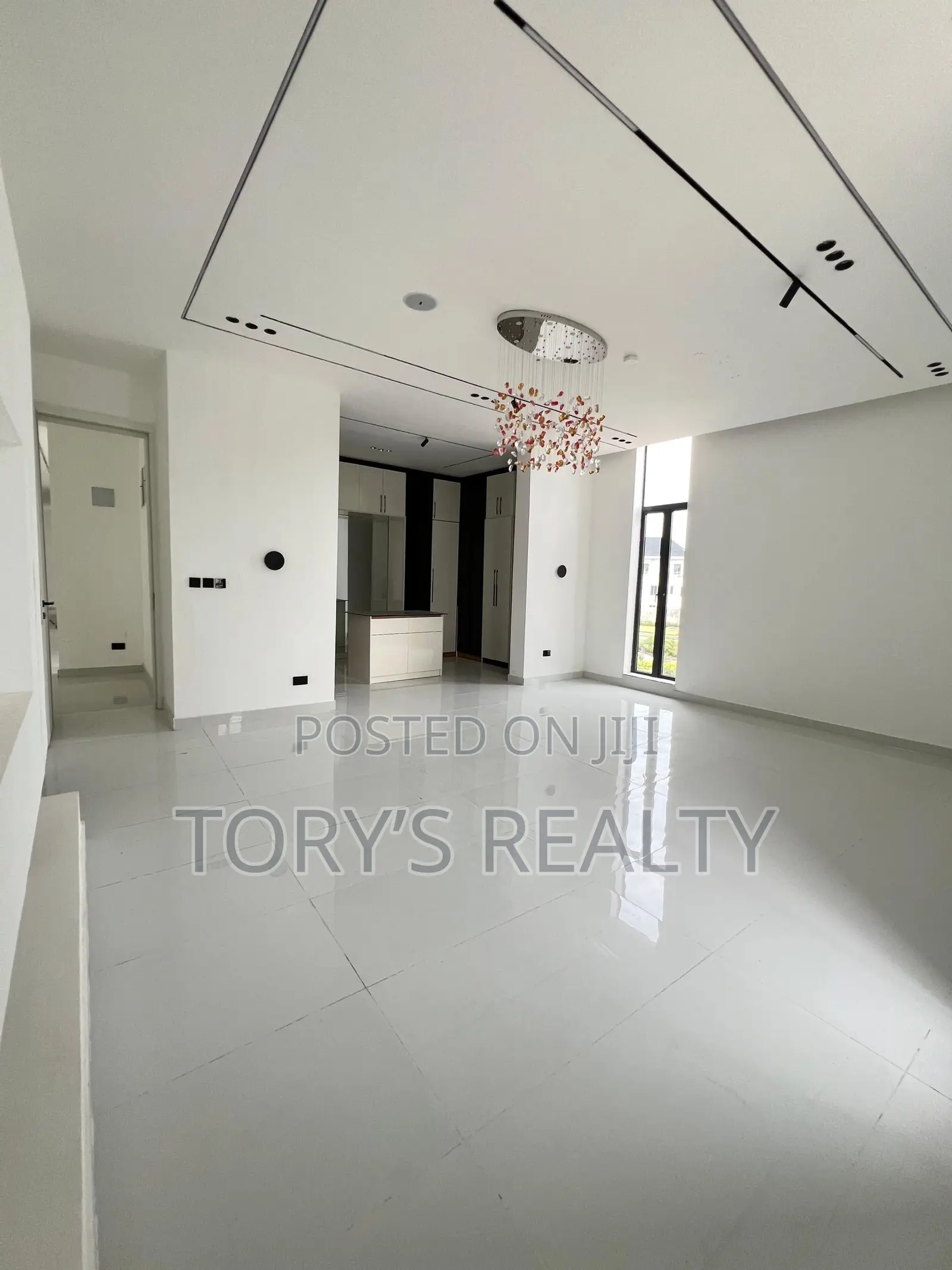 6bdrm Duplex in Osapa london for sale in Osapa london