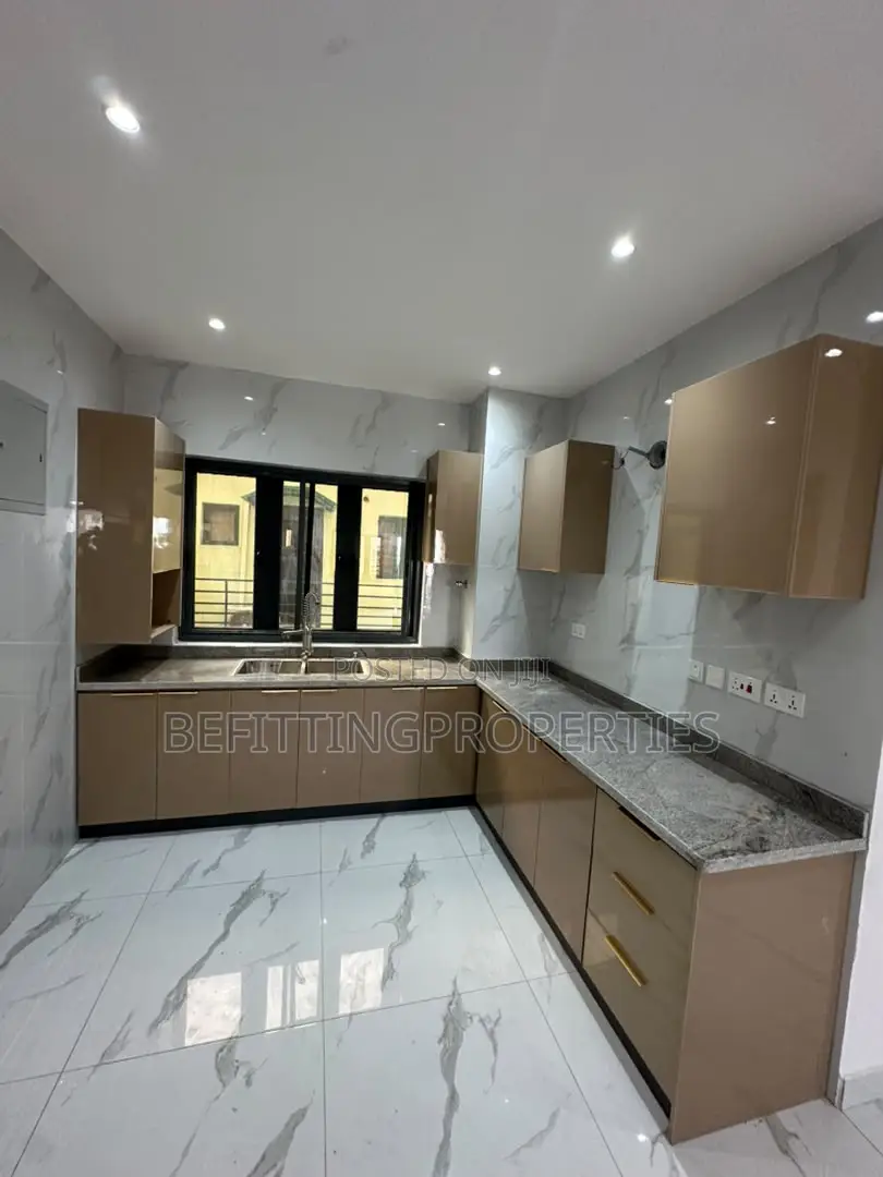 3bdrm Apartment in Yaba for rent in Yaba