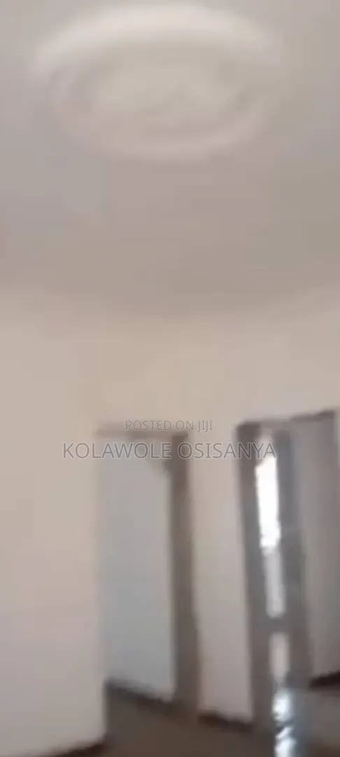 6bdrm Block of Flats in Alakuko for sale in Alakuko