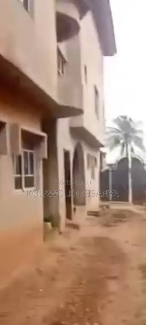 6bdrm Block of Flats in Alakuko for sale in Alakuko