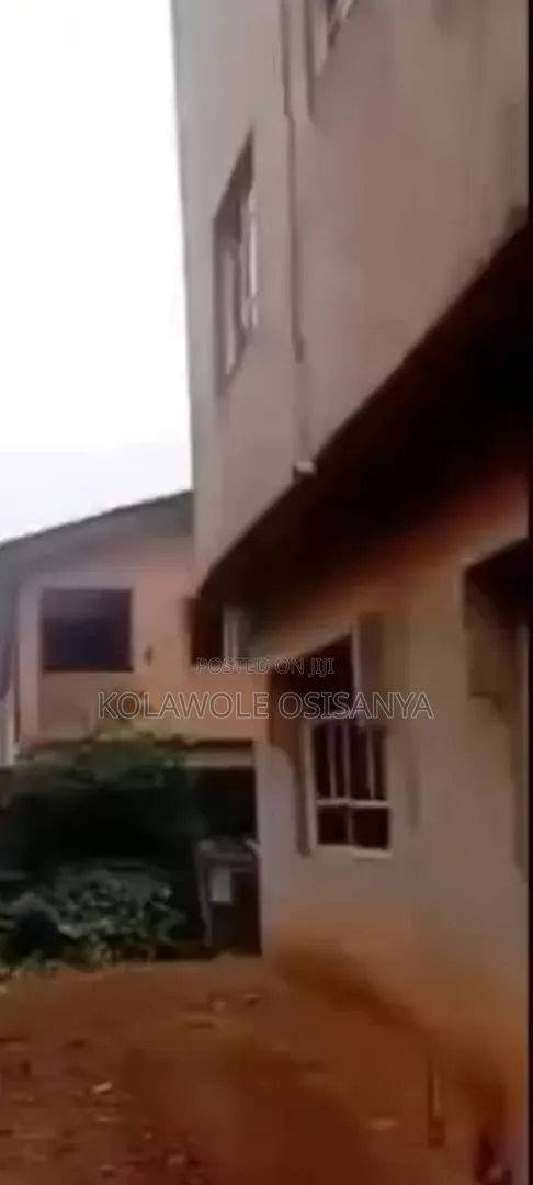 6bdrm Block of Flats in Alakuko for sale in Alakuko