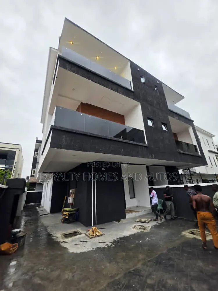 5bdrm Duplex in Ogudu GRA for sale in Ogudu GRA