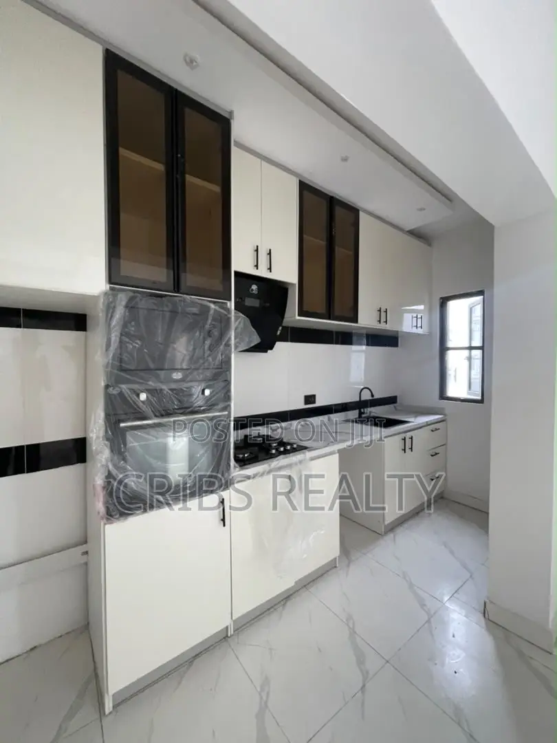 2bdrm Apartment in Ikate for sale in Ikate