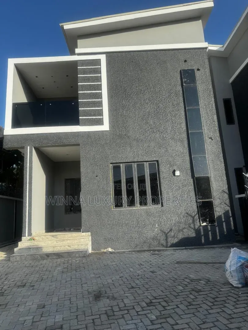 6bdrm Duplex in Garki Area 11 for rent in Garki