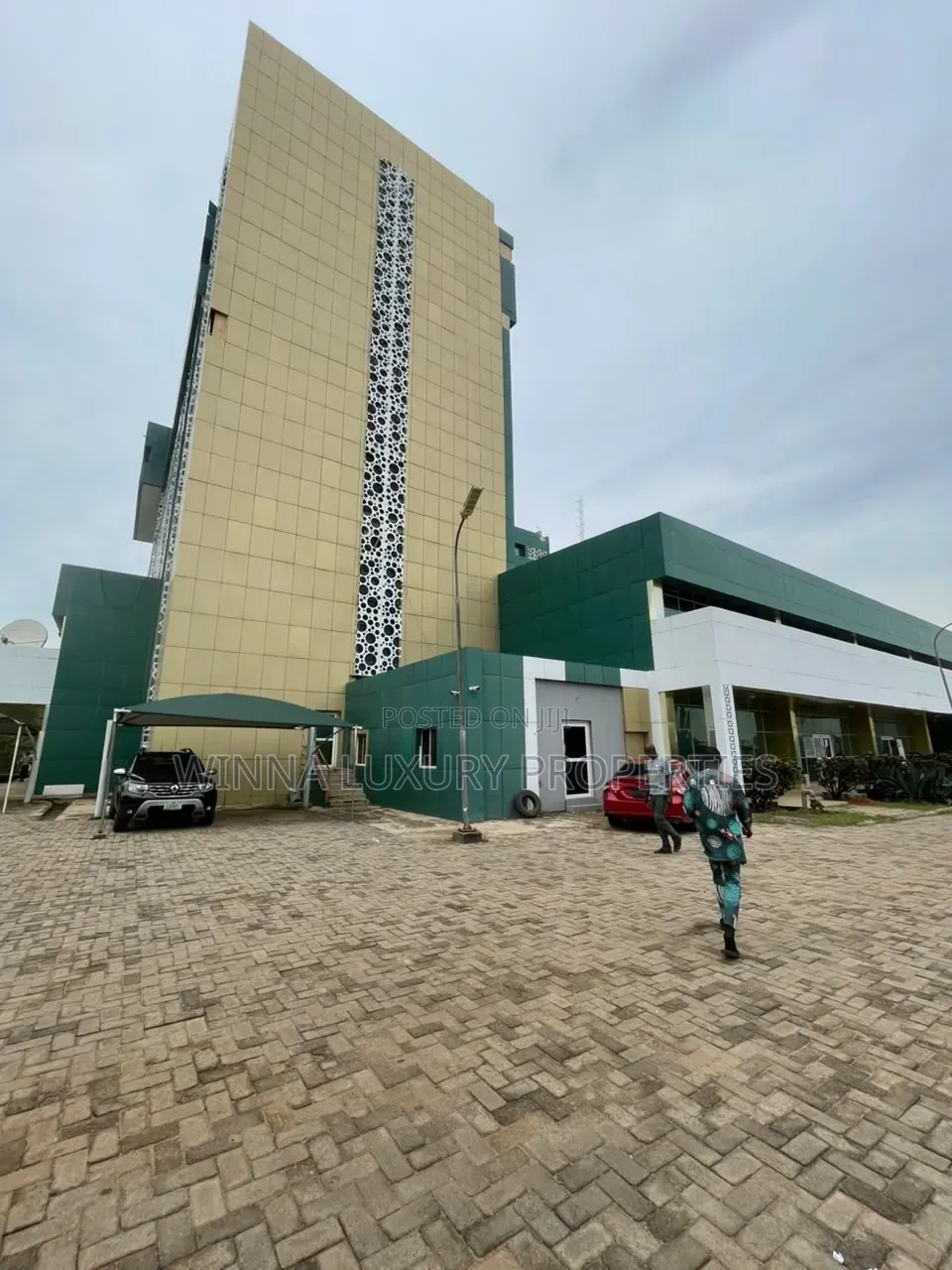 Office/Shop Space 138sqm in Central Business District