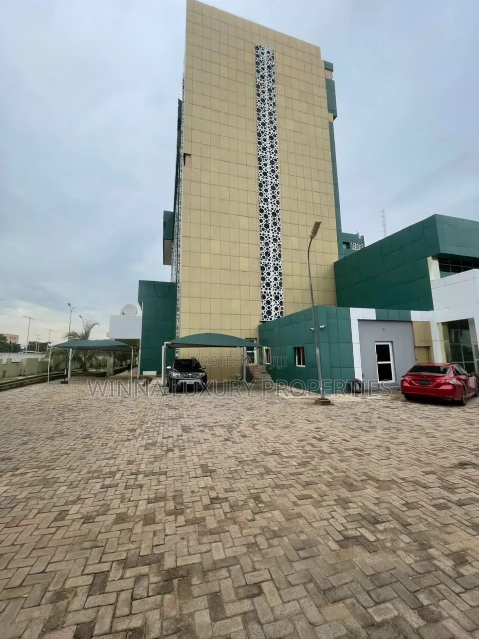 Office/Shop Space 138sqm in Central Business District