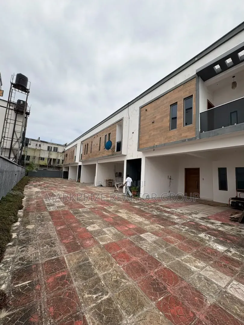 4bdrm Duplex in Orchid Lekki Lagos for sale in Lekki Expressway