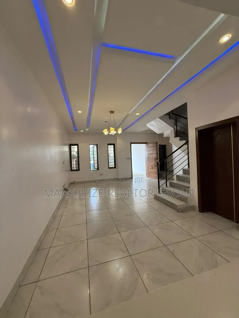 4bdrm Duplex in Orchid Lekki Lagos for sale in Lekki Expressway