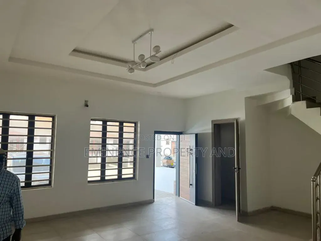 4bdrm Duplex in Lekki Expressway for rent in Lekki Expressway