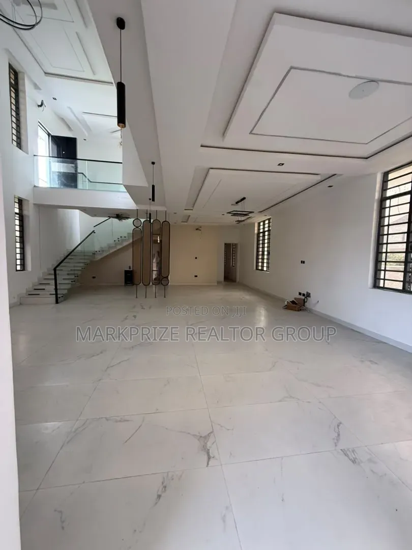 5bdrm Duplex in Lekki Conservative for sale in Lekki Expressway