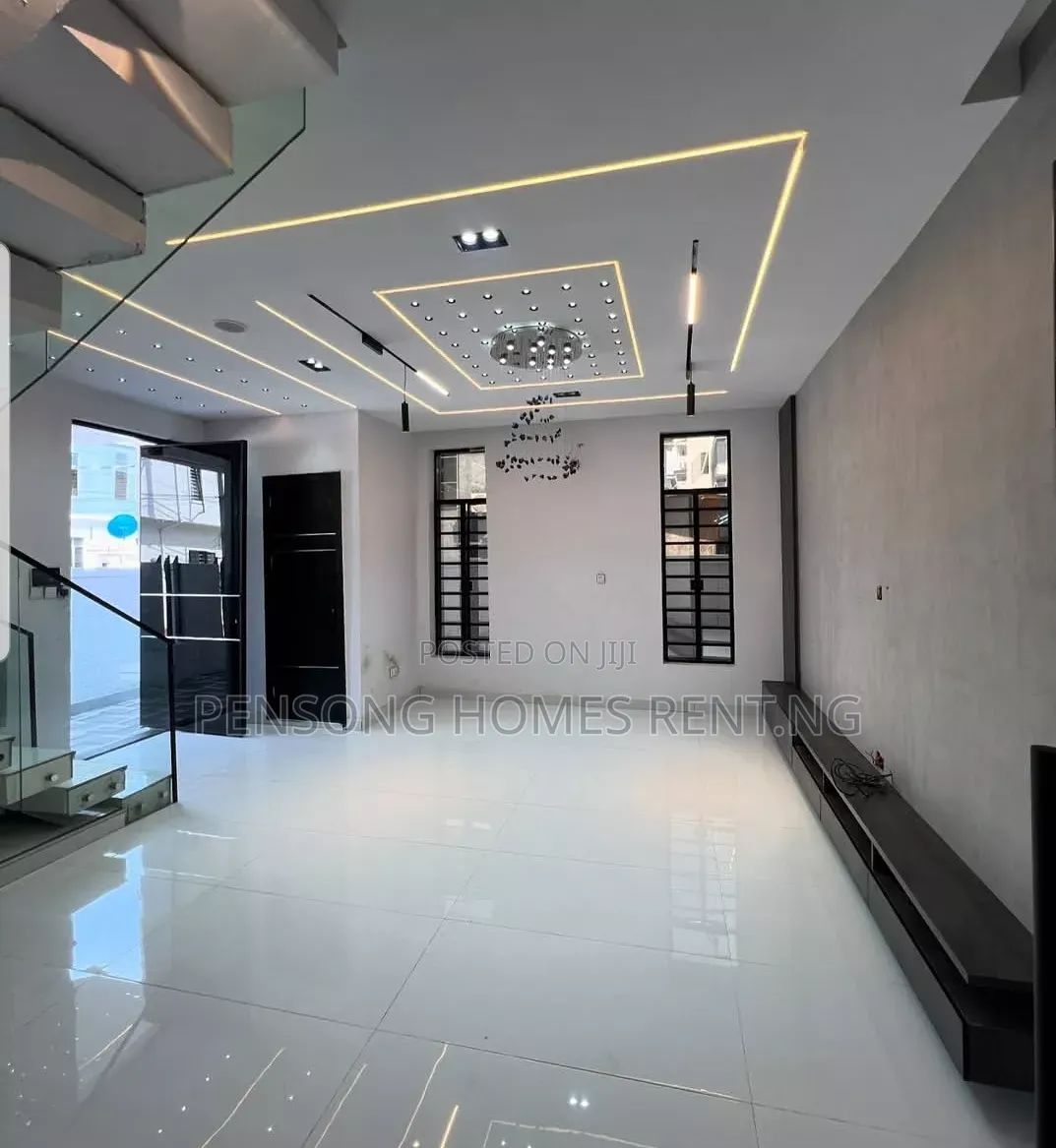 4bdrm Duplex in Ikota Gra for rent in Ikota