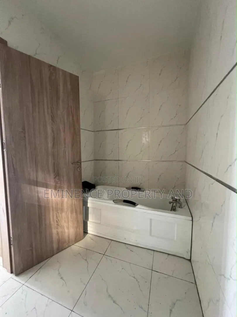 5bdrm Duplex in Lekki Expressway for rent in Lekki Expressway