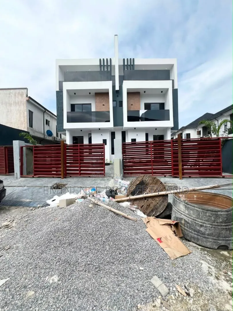 4bdrm Duplex in Lekki Expressway for sale in Lekki Expressway