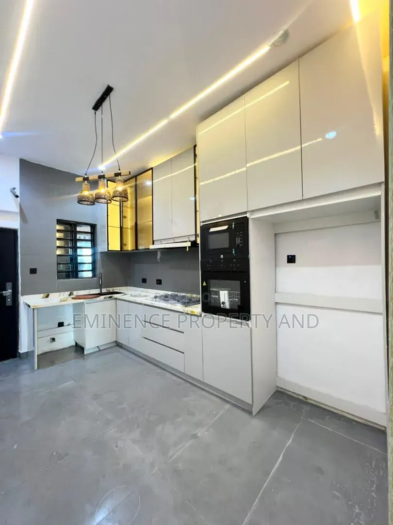 4bdrm Duplex in Lekki Expressway for sale in Lekki Expressway