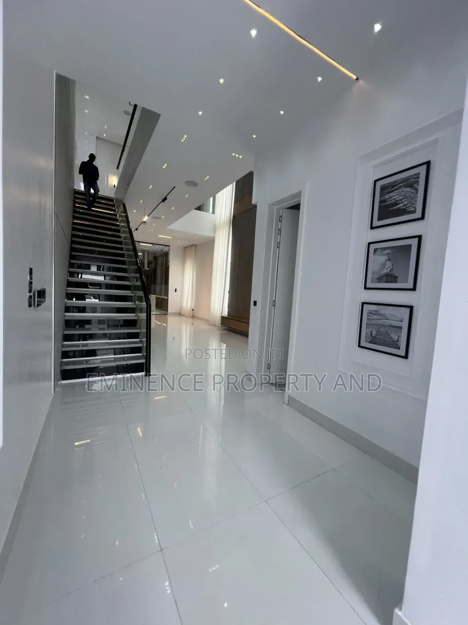 5bdrm Duplex in Ikota for sale in Ikota