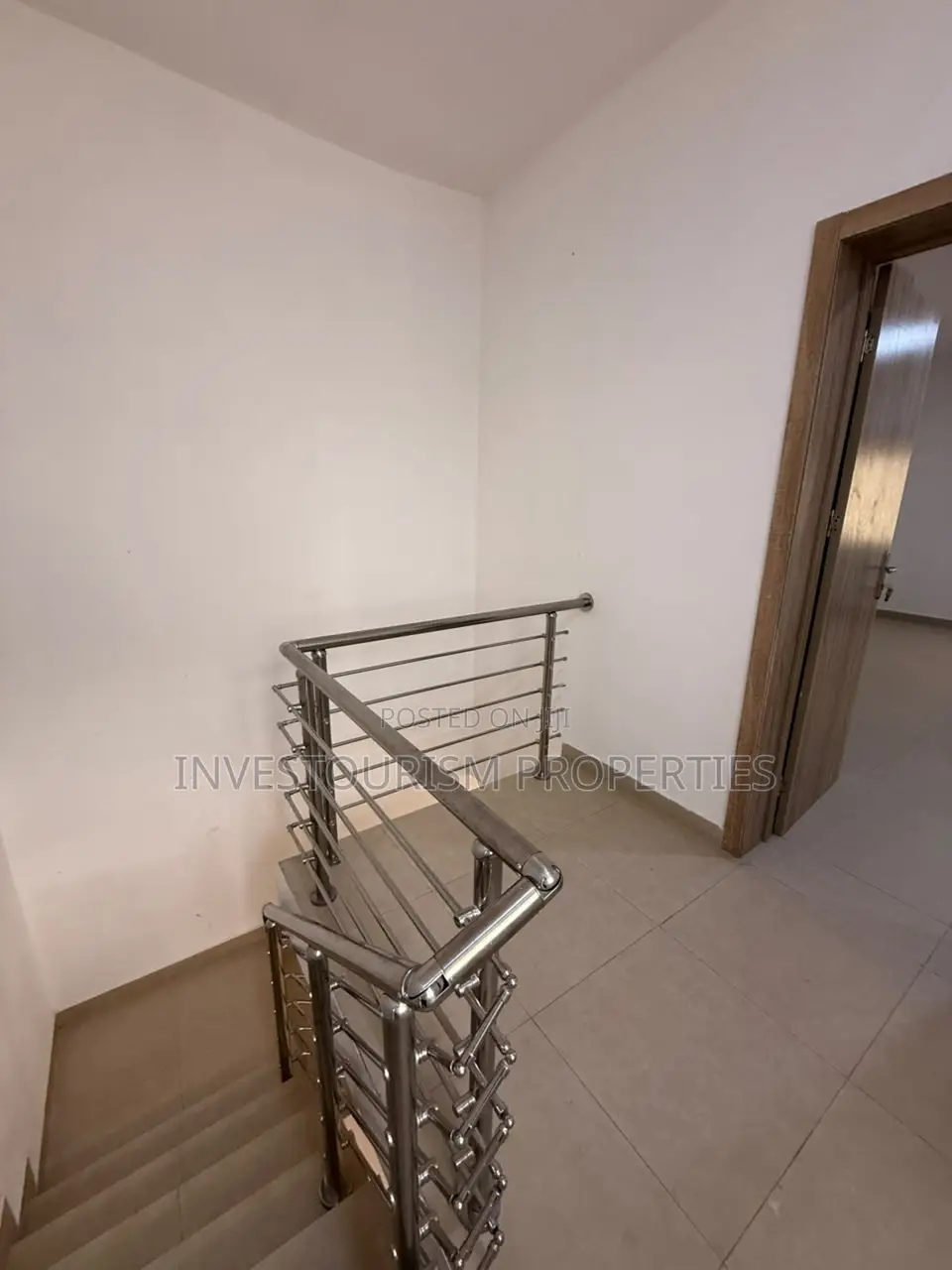 2bdrm Maisonette in Lekki Scheme 2 for rent in Off Lekki-Epe Expressway