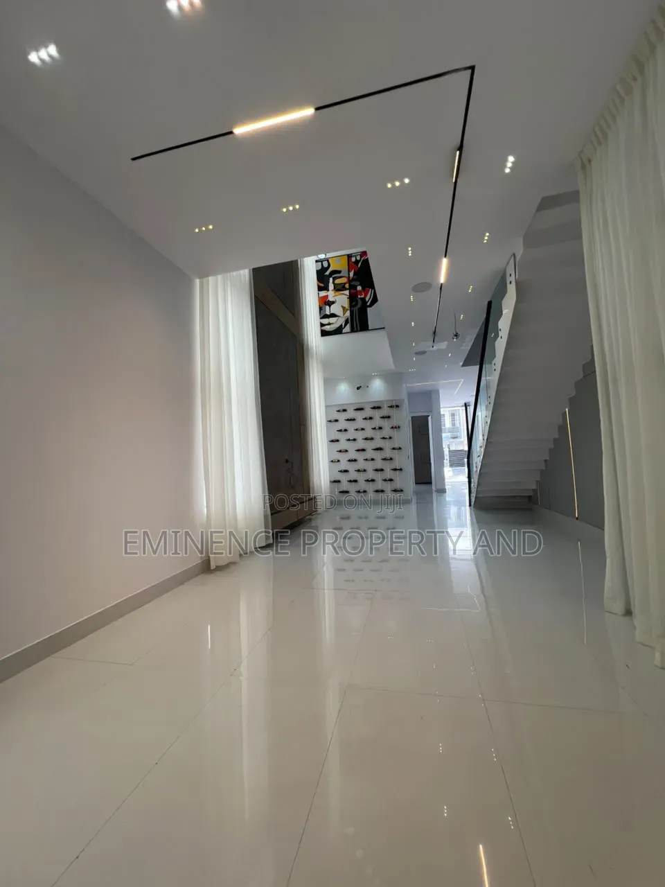 5bdrm Duplex in Ikota for sale in Ikota