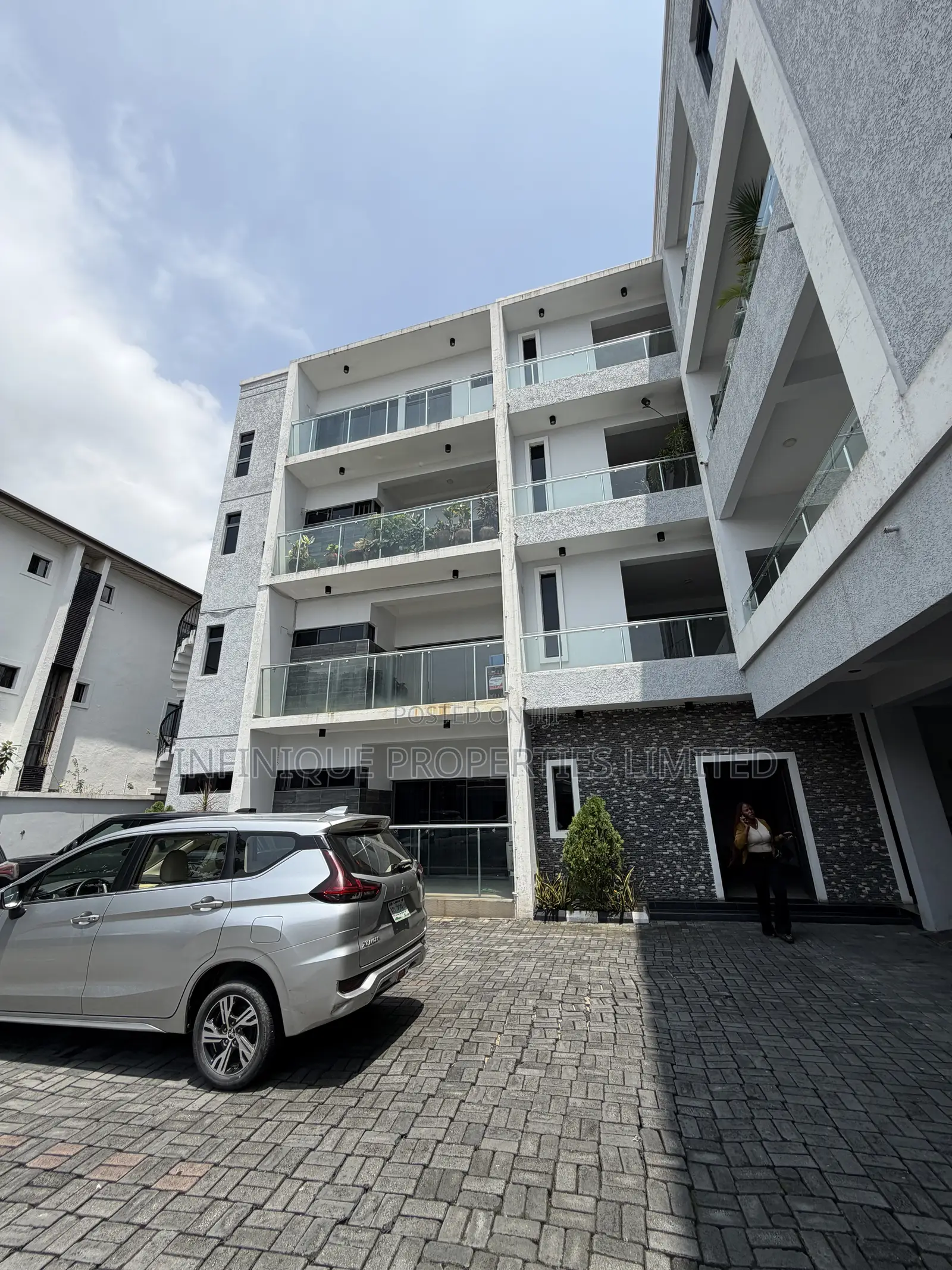 3bdrm Apartment in Lekki Phase 1 for rent in Lekki Phase 1